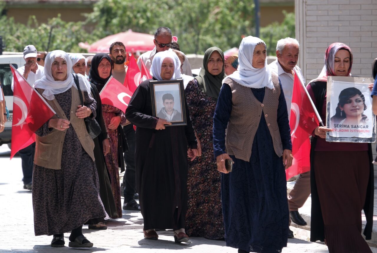 VAN (AA) – Van'da çocukları terör örgütü PKK tarafından dağa