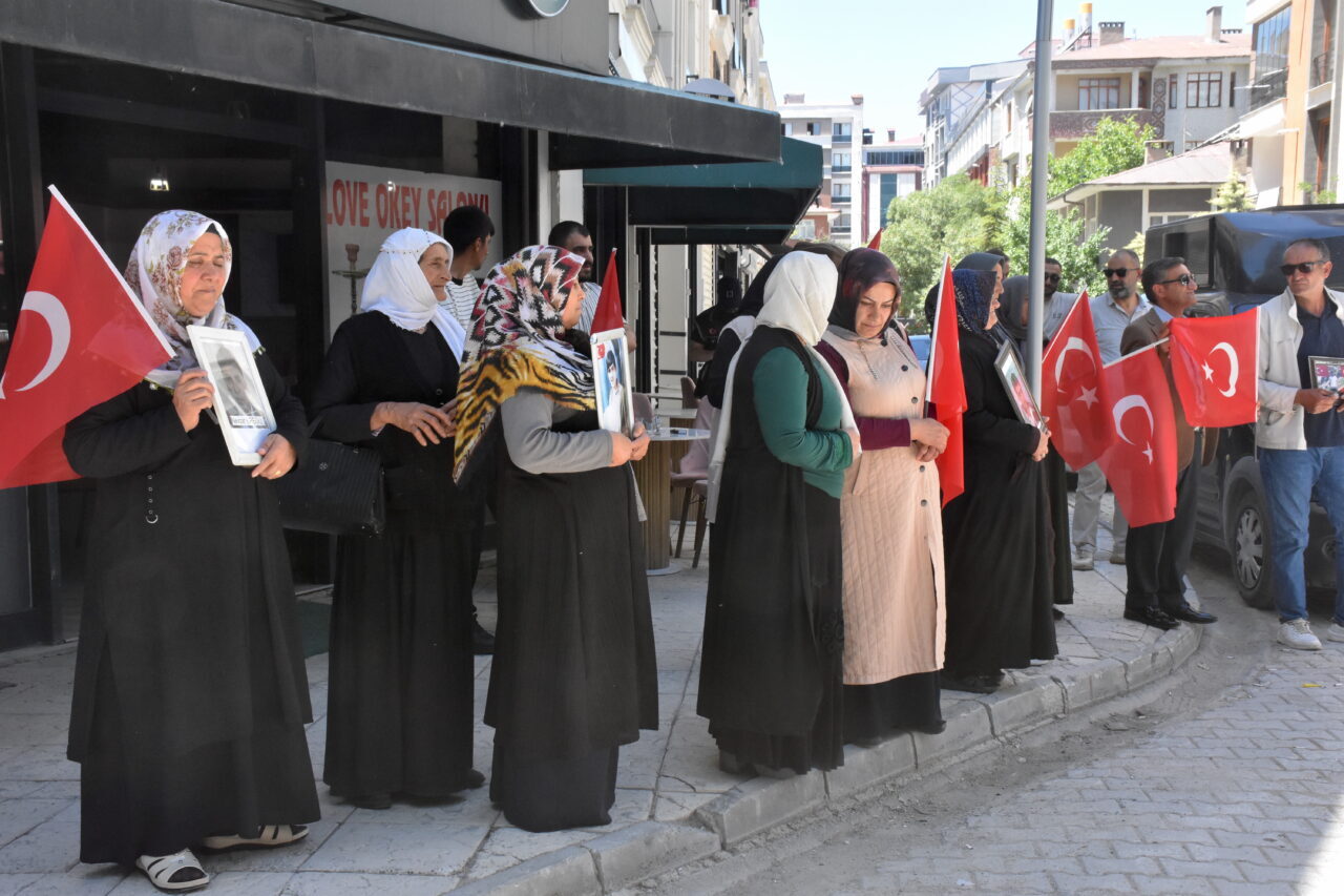 VAN (AA) – Van'da çocukları terör örgütü PKK tarafından dağa