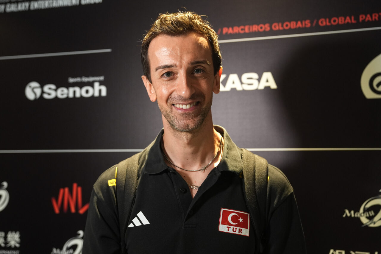 - Türkiye Voleybol Federasyonu Başkanı Mehmet Akif Üstündağ:
"Her geçen gün
