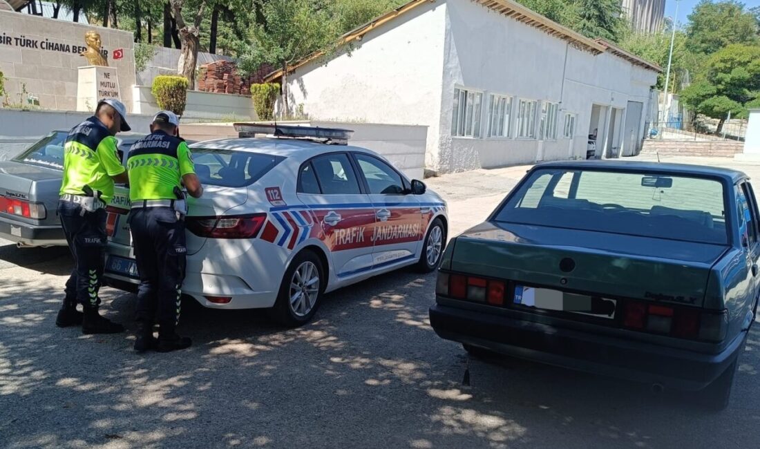 YOZGAT (AA) – Yozgat'ta drift atan 2 sürücüye 280'er bin