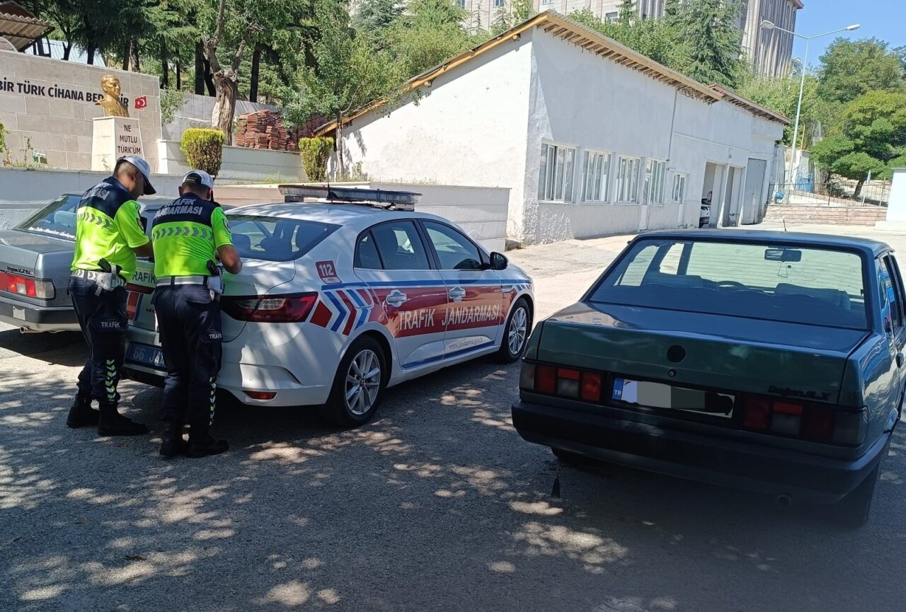 YOZGAT (AA) – Yozgat'ta drift atan 2 sürücüye 280'er bin