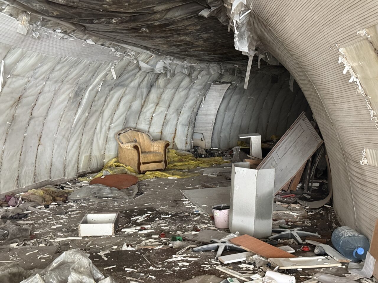 ZONGULDAK (AA) – Zonguldak'ta depreme dayanıksız olduğu gerekçesiyle yıkılan iş
