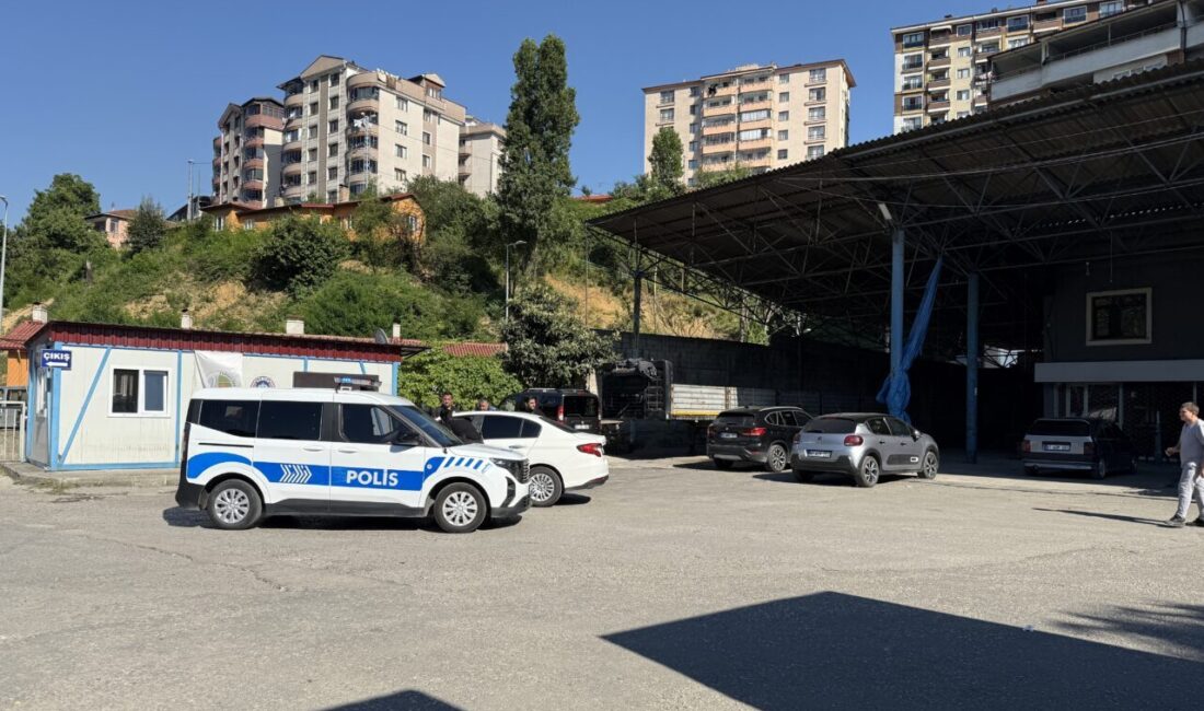 ZONGULDAK (AA) – Zonguldak'ta belediyeye ait sebze halinde çıkan tartışmada
