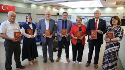 - Kitabın Seçki Kurulu Başkanı Faruk Anbarcıoğlu:
- "Biz buna evlat