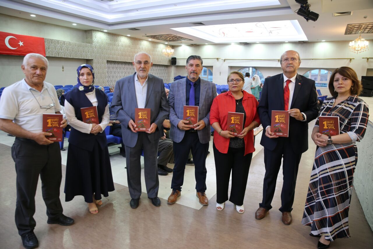 - Kitabın Seçki Kurulu Başkanı Faruk Anbarcıoğlu:
- "Biz buna evlat
