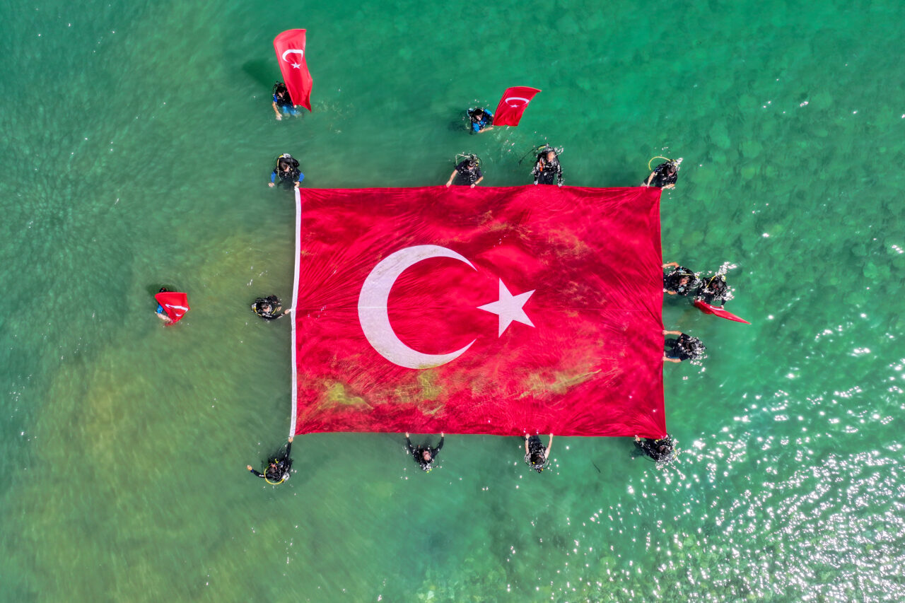 VAN (AA) – Van Gölü'nü tanıtmak ve turizme kazandırmak amacıyla
