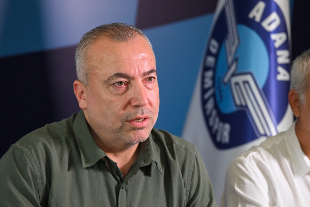 - "FIFA'daki transfere engel borç 19,5 milyon avro. Alacaklılarla görüşerek