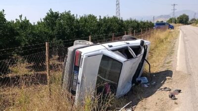 ADANA (AA) – Adana'nın Kozan ilçesinde takla atan otomobildeki aynı