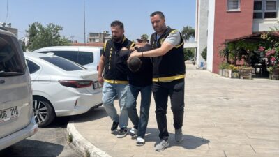ADANA (AA) – Adana'nın merkez Seyhan ilçesinde evden 100 çeyrek