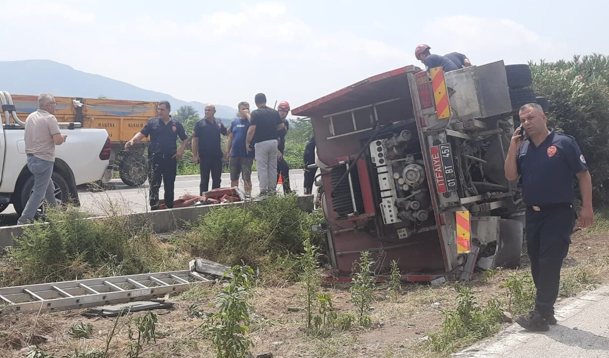 ADANA (AA) – Adana'nın Ceyhan ilçesinde yangın ihbarına giden itfaiye