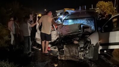 ADANA (AA) – Adana'nın Kozan ilçesinde 3 aracın karıştığı zincirleme