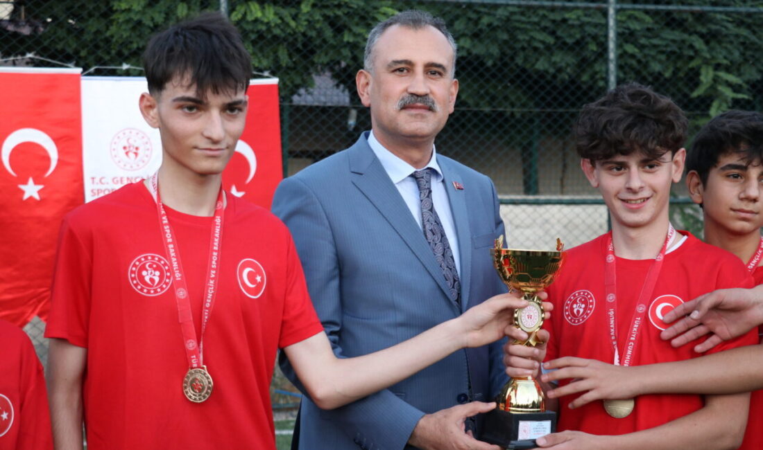 AĞRI (AA) – Ağrı'da çocuk oyun alanları, yürüyüş alanı, bisiklet