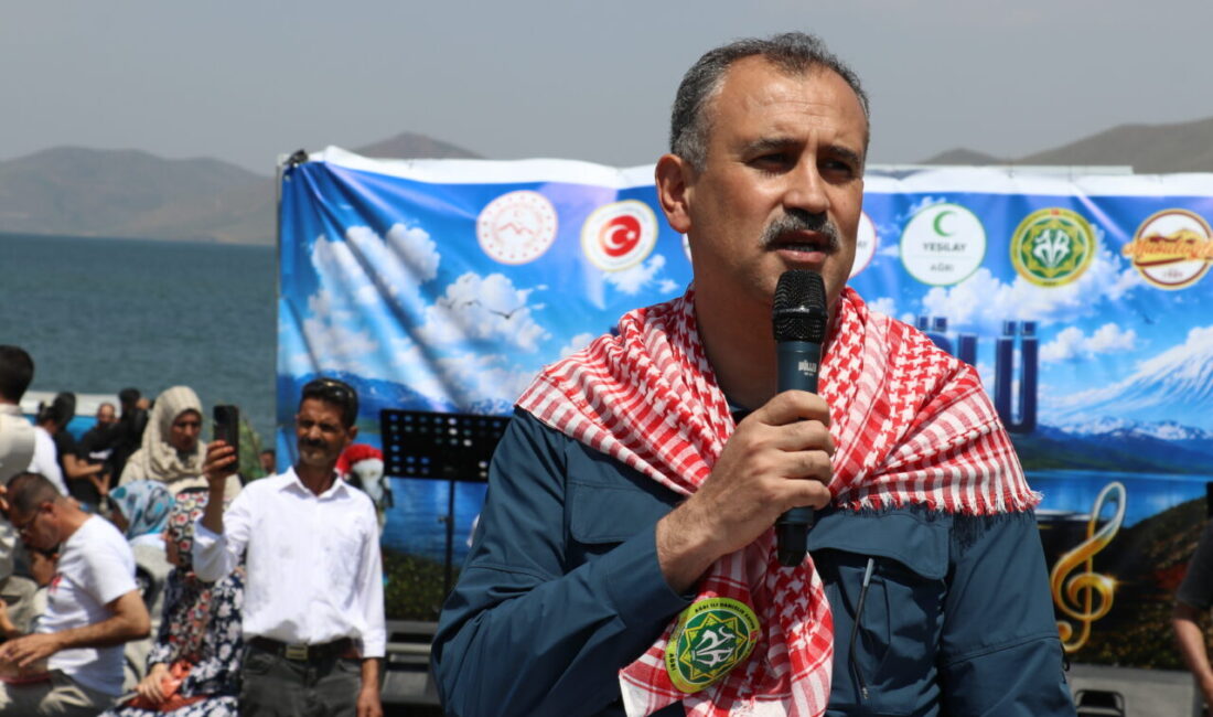 - Vali Önder Bozkurt:
- "Cumhurbaşkanımızın liderliğinde şekillenen Türkiye Yüzyılı vizyonu