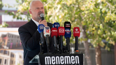 - "Bizim tek kavgamız İzmir'e hizmet etme mücadelesi. Onun için