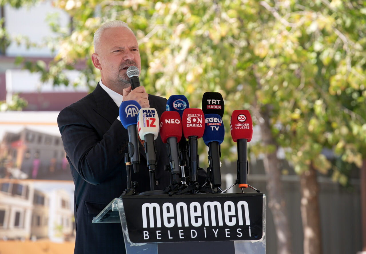 - "Bizim tek kavgamız İzmir'e hizmet etme mücadelesi. Onun için