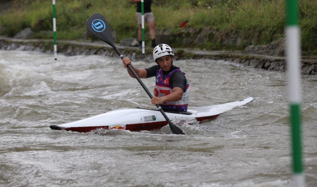 RİZE (AA) – Türkiye Kano Federasyonunca düzenlenen Akarsu Slalom Türkiye