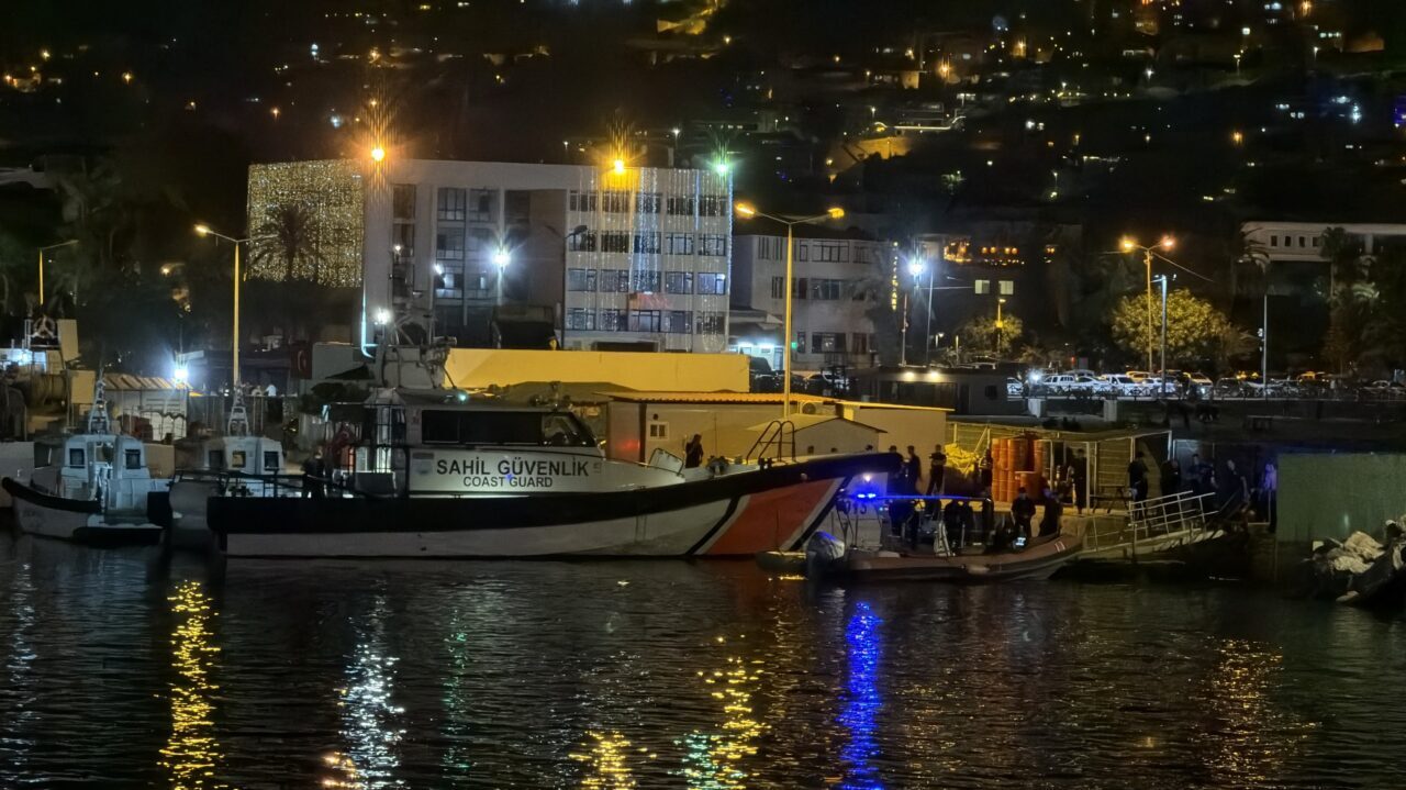 ANTALYA (AA) – Antalya'nın Alanya ilçesinde serinlemek için denize giren