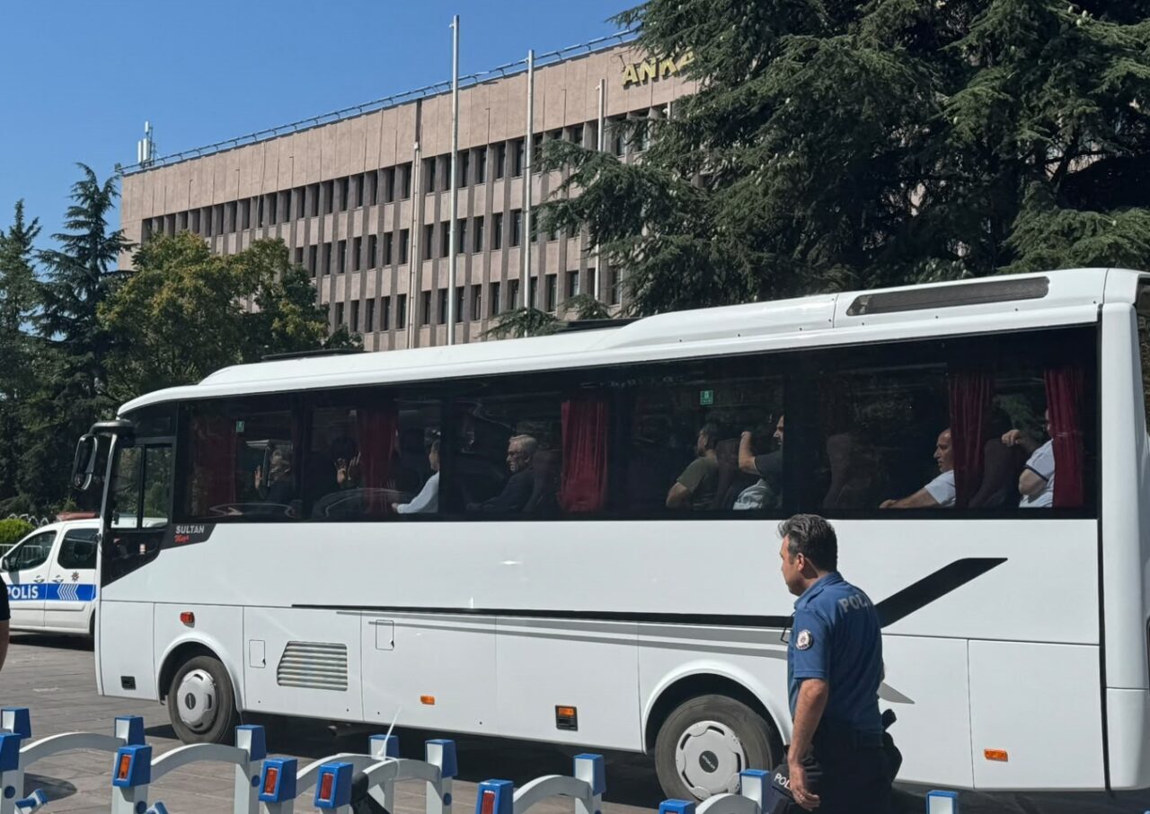 - Şüphelilerden Alihan Kuriş'in de tutuklandığı soruşturmada, 6 kişi hakkında
