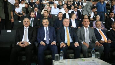 - Karşılaşmayı İçişleri Bakanı Mustafa Çiftçi ile Gençlik ve Spor