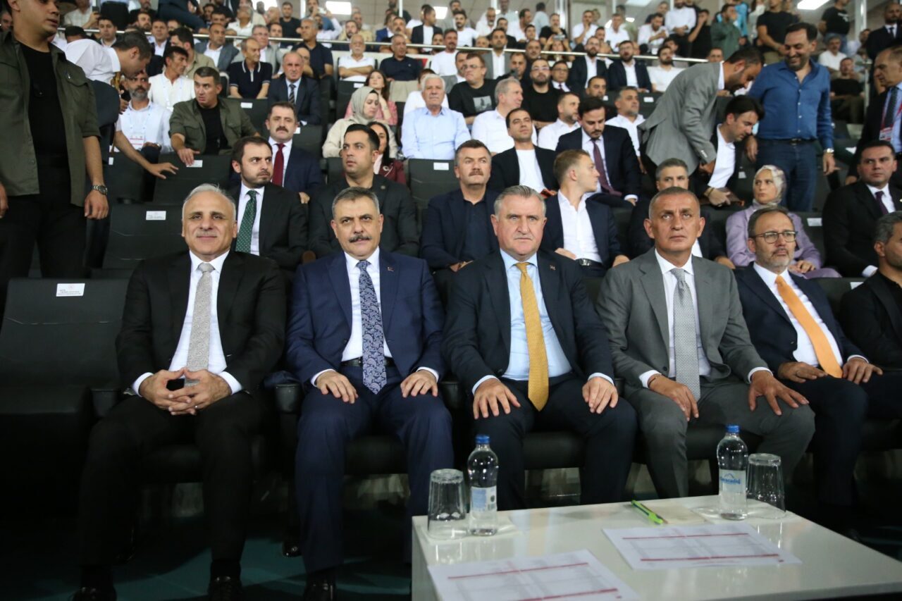 - Karşılaşmayı İçişleri Bakanı Mustafa Çiftçi ile Gençlik ve Spor