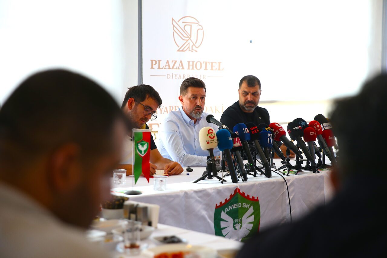 - Kulübün Futbol Şube Sorumlusu Nedim Şimşek:
"Geçen yıldan bir iskeletimiz