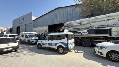 ANTALYA (AA) – Antalya'nın Kepez ilçesinde beton pompası aracı şoförü,