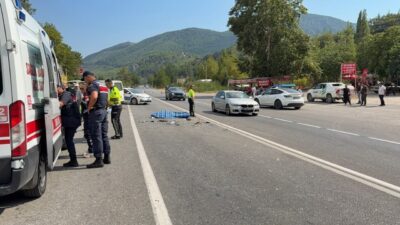 ANTALYA (AA) – Antalya'nın Akseki ilçesinde hafif ticari araçla minibüsün