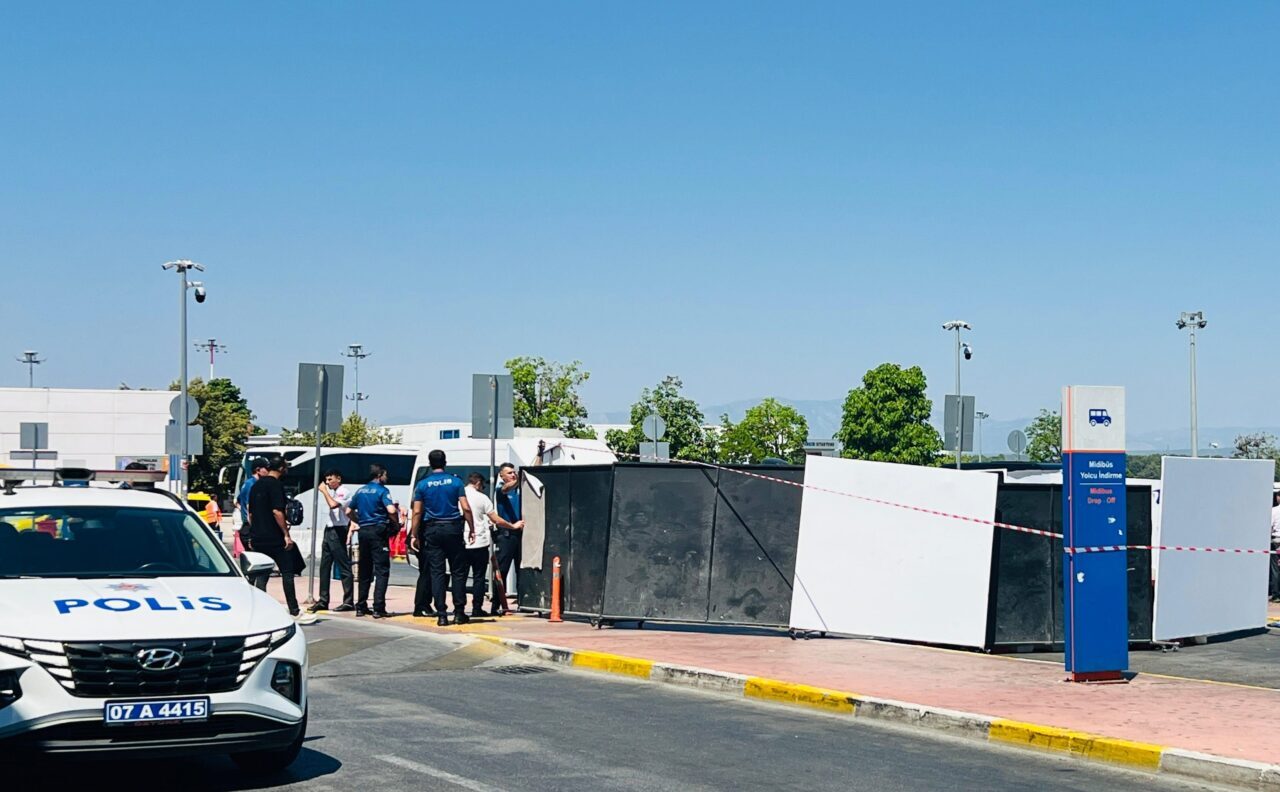 ANTALYA (AA) – Antalya'da silahlı saldırıya uğrayan kadın hayatını kaybetti,