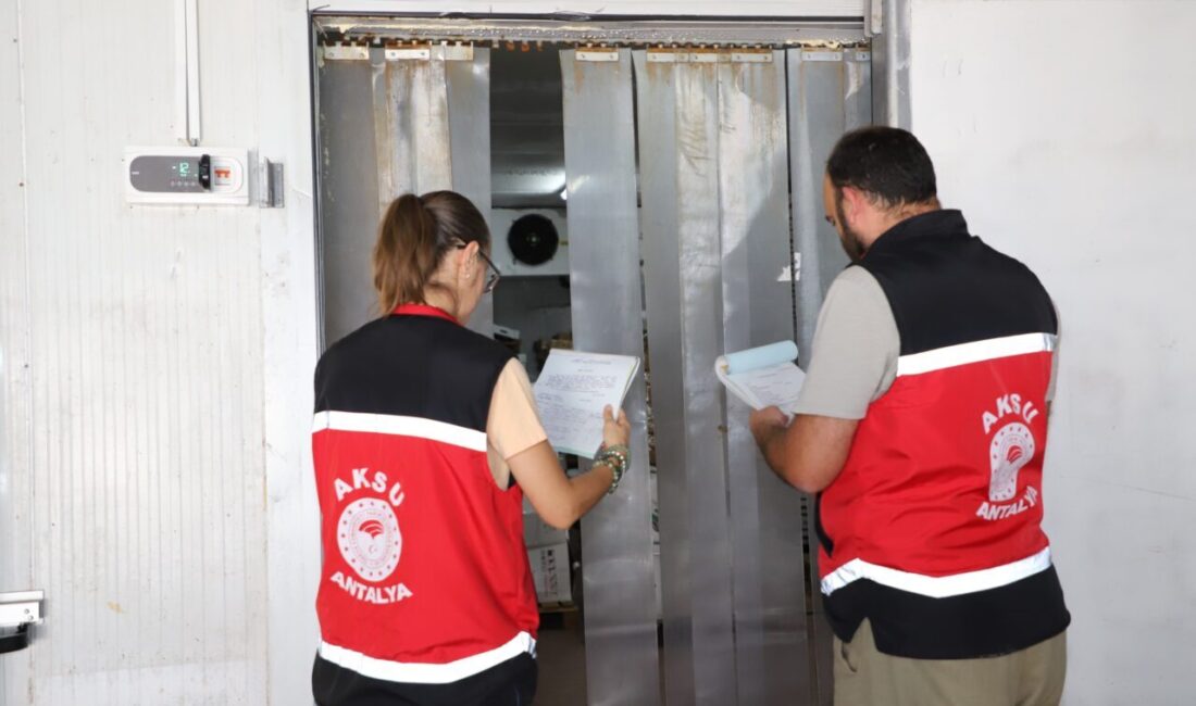 ANTALYA (AA) – Antalya'nın Aksu ilçesinde, son tüketim tarihi geçmiş,