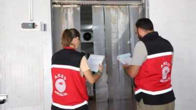 ANTALYA (AA) – Antalya'nın Aksu ilçesinde, son tüketim tarihi geçmiş,