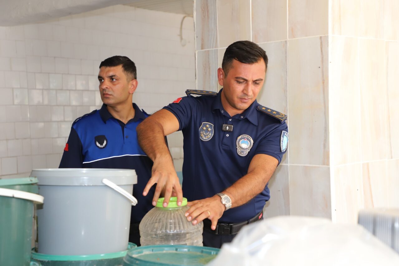 ANTALYA (AA) – Antalya'nın Aksu ilçesinde bir işletmeye ait 3
