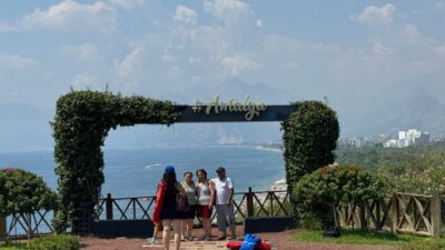 ANTALYA (AA) – Antalya'da yüzde 75'e ulaşan nemden ve yüksek