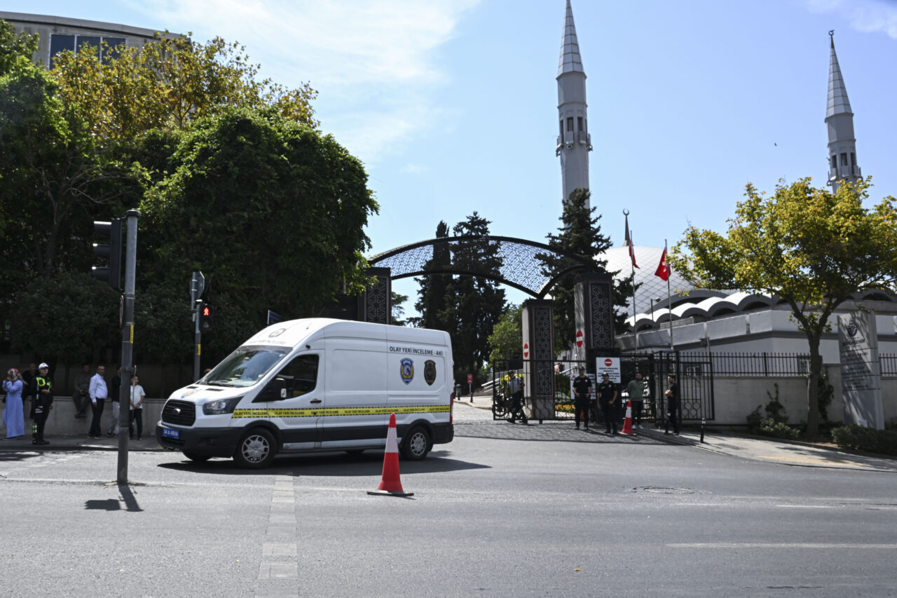- Denizolgun'un mezarından çıkarılan cesedine ait parçalar, ölüm sebebinin tespitine