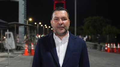 - Dizinin yapımcısı Eyüp Gökhan Özekin:
- "Bütün bir projede ve