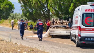 AYDIN (AA) – Aydın'ın Karacasu ilçesinde kamyonetin devrilmesi sonucu 2