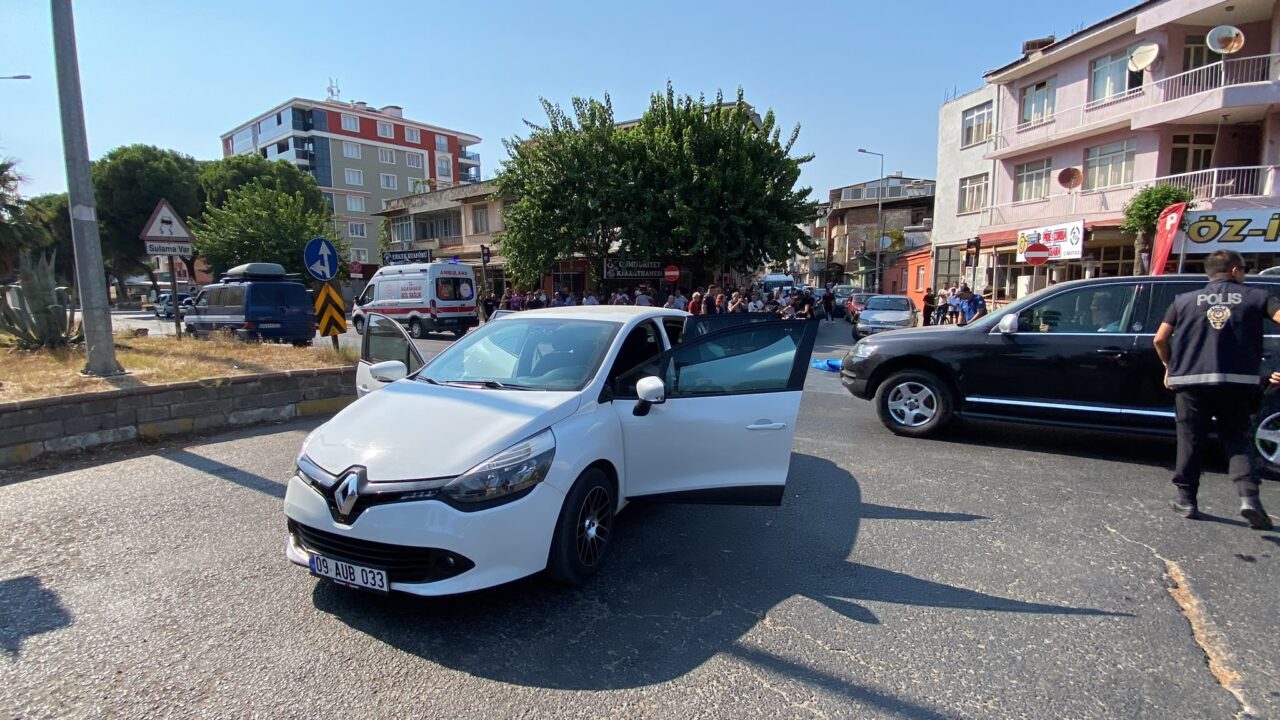 AYDIN (AA) – Aydın'ın Nazilli ilçesinde otomobil ile çarpışan motosikletin