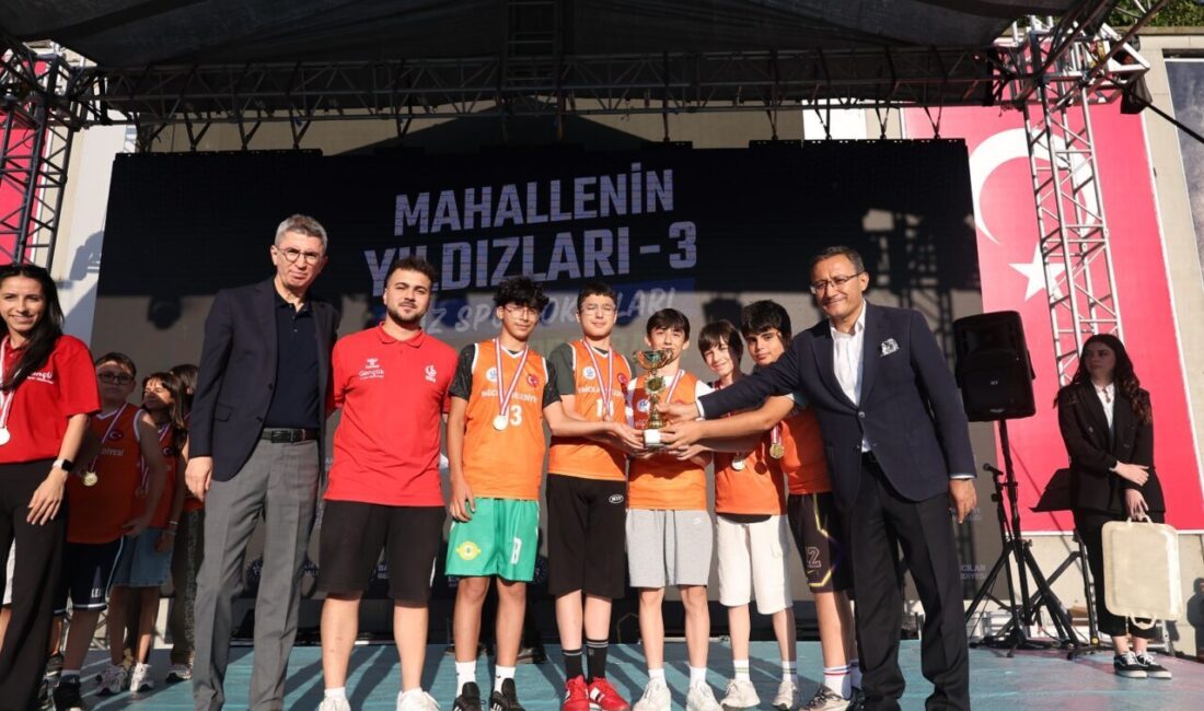 - Bağcılar Belediyesince düzenlenen yaz spor okuluna katılan 9-14 yaş