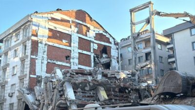 İSTANBUL (AA) – Bahçelievler'de kentsel dönüşüm kapsamında yıkımı gerçekleştirilen 6