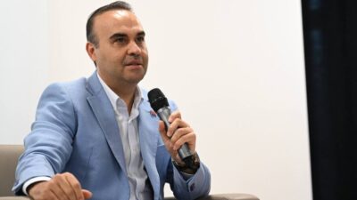 - "Yapay zeka okuryazarlığının yaygınlaşması gerekiyor. Bunun için önümüzdeki 2