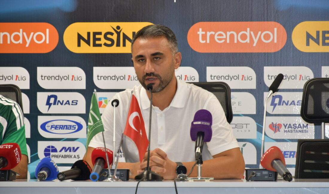 - Batman Petrolspor Teknik Direktörü Selçuk Şahin:
- "Pozisyona giriyoruz. Şanslarımız