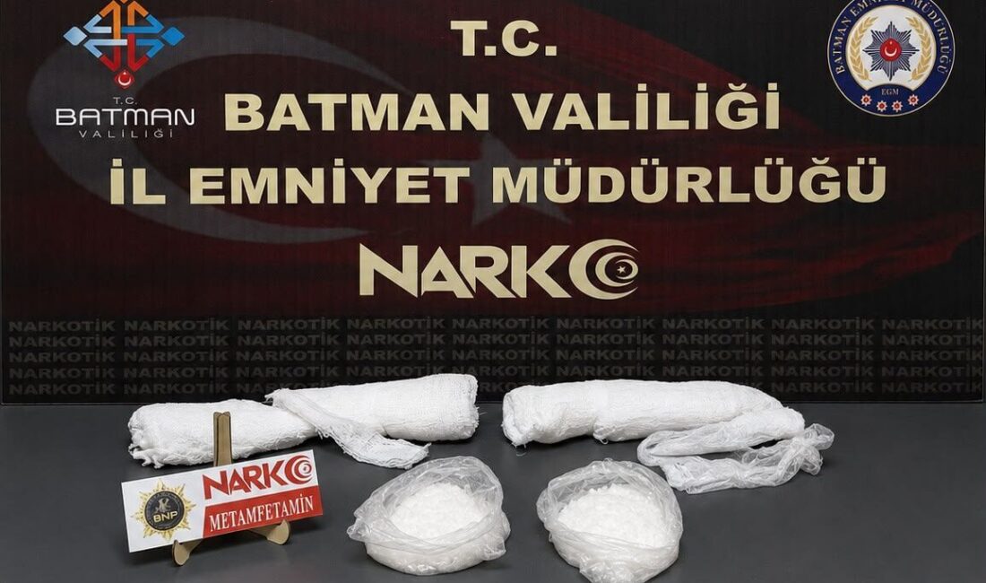BATMAN (AA) – Batman'da kolundaki alçıya gizlenmiş 1 kilo 18