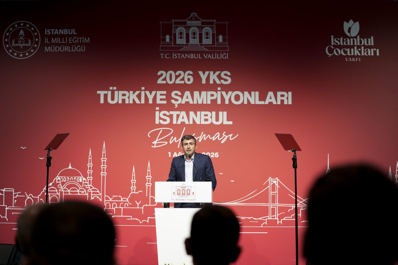 - "Ülkemizin ilk insansız savaş uçağı KIZILELMA gibi bir eser