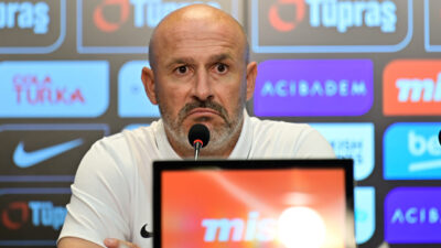 - Beşiktaş'ın Portekizli futbolcusu Tiago Djalo:
"(Vlahovic ile ilgili) Kendisiyle daha