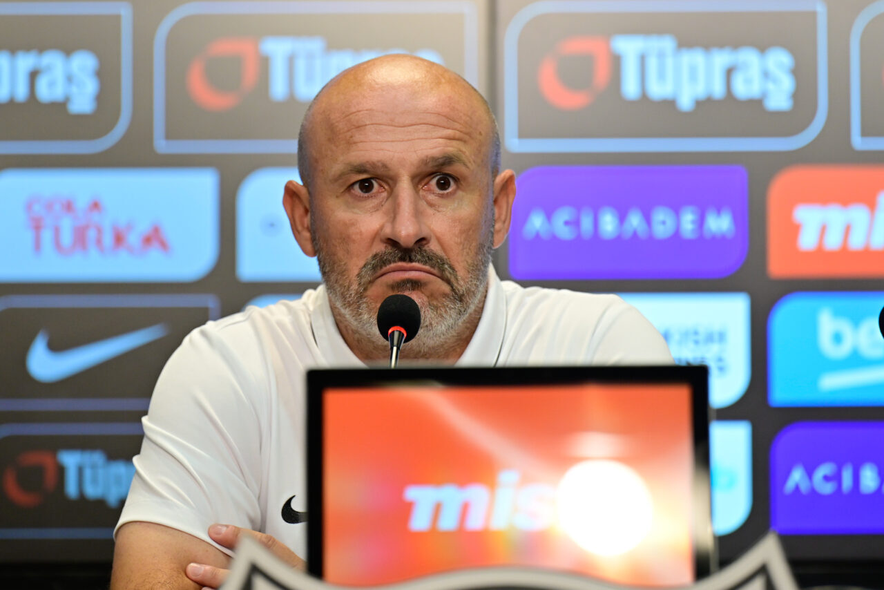- Beşiktaş'ın Portekizli futbolcusu Tiago Djalo:
"(Vlahovic ile ilgili) Kendisiyle daha