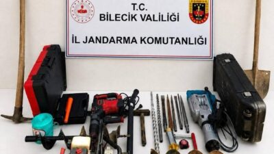 BİLECİK (AA) – Bilecik'in Söğüt ilçesinde, kaçak kazı yapan 5