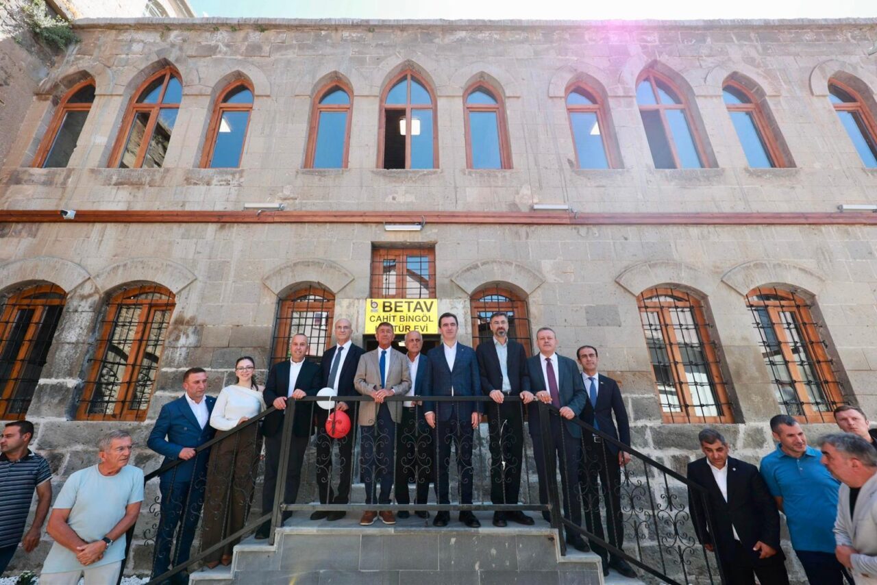 BİTLİS (AA) – Bitlis'te 130 yıllık bina, restorasyon çalışmalarının ardından