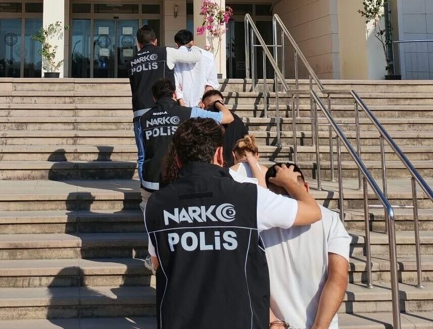 MUĞLA (AA) – Muğla'nın Bodrum ilçesinde düzenlenen uyuşturucu operasyonlarında gözaltına