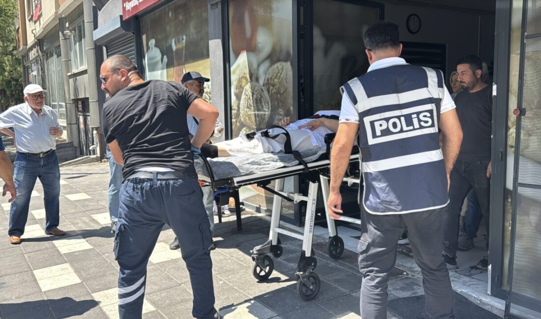 BOLU (AA) – Bolu'da bir iş yerinde hamur kesme makinesine