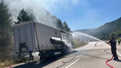 BOLU (AA) – Bolu'nun Gerede ilçesinde şeker yüklü tırda başlayıp