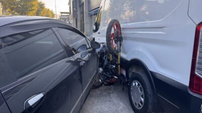 BURSA (AA) – Bursa'nın Yıldırım ilçesinde otomobil ile çarpışan motosikletin